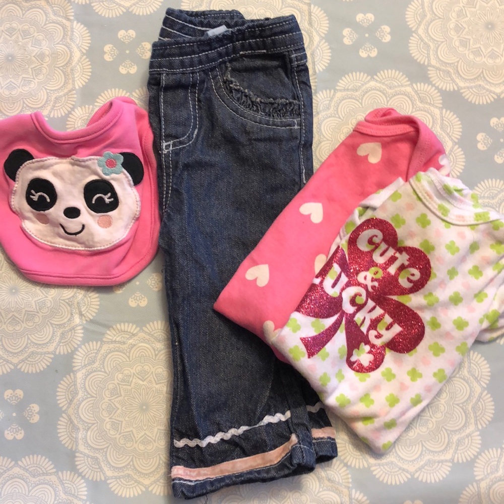 Infant girls outfit combo with Bib 🦋🦋
